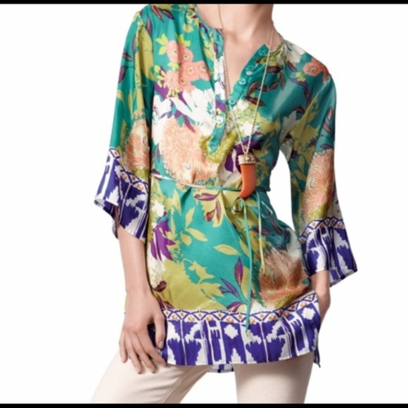 CAbi Tops - Stunning Vintage cabi Spring 2012 Poetry Tunic ♥